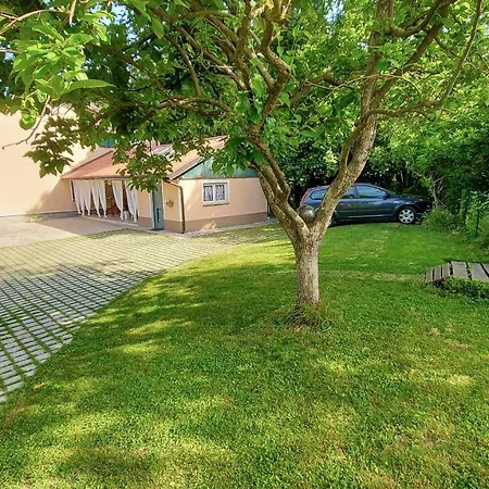 Otava Apartment *