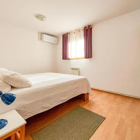 Apartment Otava *